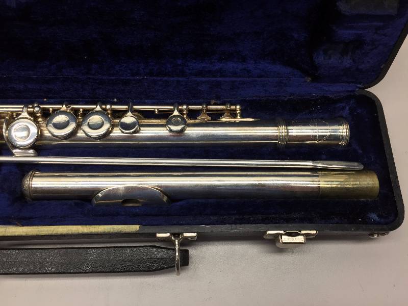 lot 37 image: W.T. ARMSTRONG FLUTE WITH CASE
