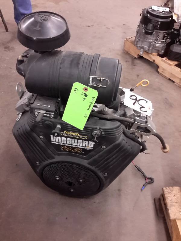 lot 36 image: 25HP Vanguard commercial power Engine..