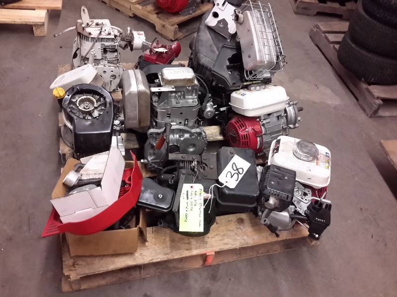 lot 38 image: Pallet of misc. Engines for parts