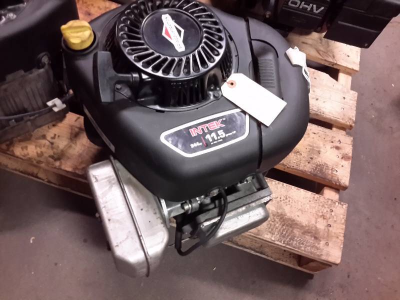 lot 52 image: INTEK, 11.5 H.P.. Manual Start,   344CC