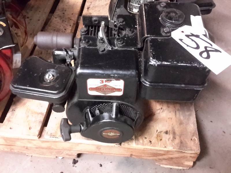 lot 58 image: 3 H.P.. Briggs and stratton Engine. Manual Start
