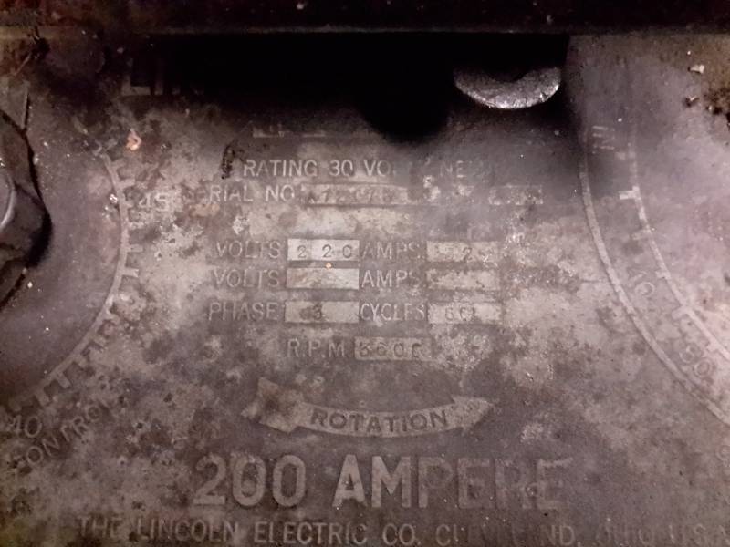lot 89 image: Vintage LINCOLN Welder.. Untested
