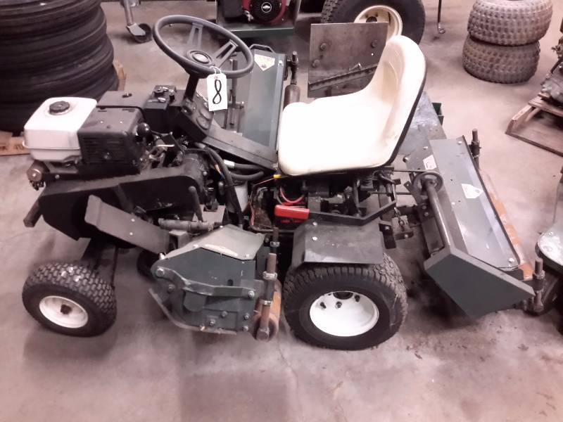 lot 8 image: PROTO TYPE, Mowertractor.. 11 H.P. Honda Engine, Electric start.