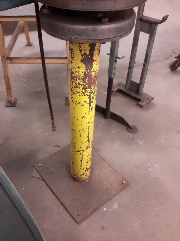 lot 5 image: Oneil Irwin Pipe Bender