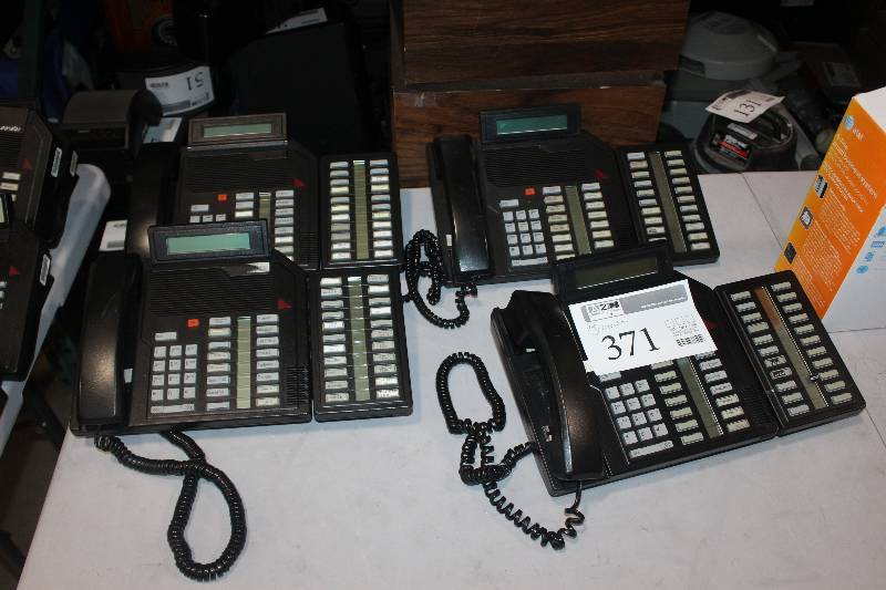lot 371 image: Lot of (4) Meridian M2616 Telephone w Display