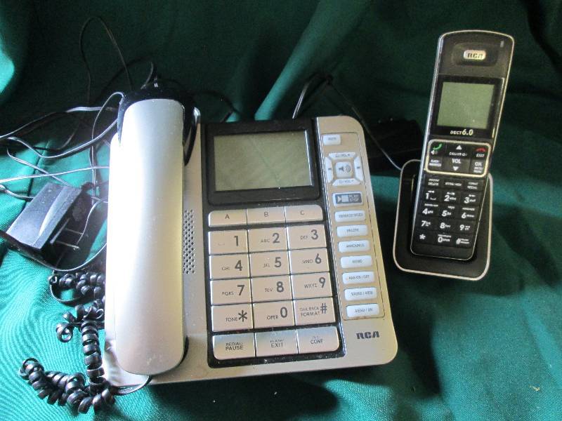 RCA Desktop phone with a handheld p...