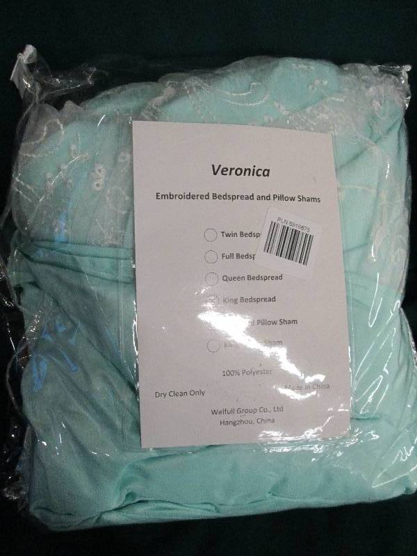 King Bedspread Mint Greens with Whi...