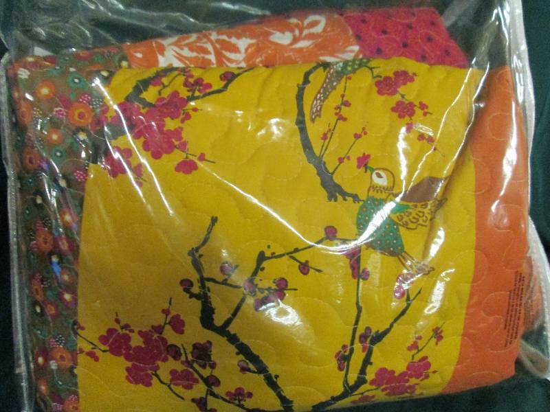 Twin Multi Color Oriental Design Qu...