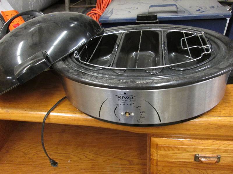 Large Rival Roaster Oven with multi...
