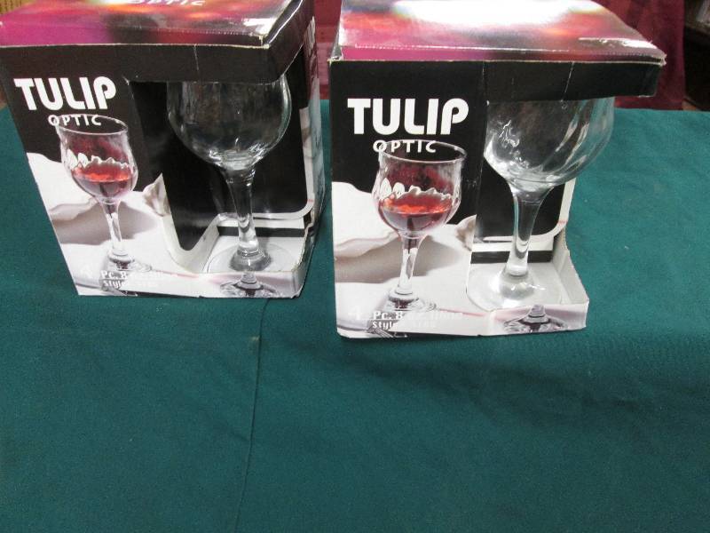 Set of 8 Tulip Optic wine glasses...