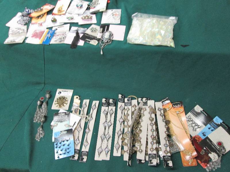 Costume embellishments Tassels, ch...