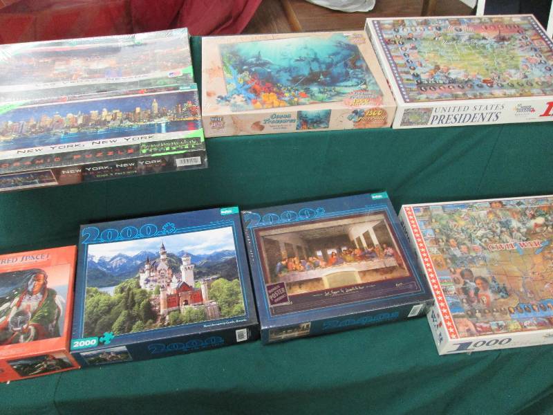 Great Lot of 8 assorted puzzles, 6 ...