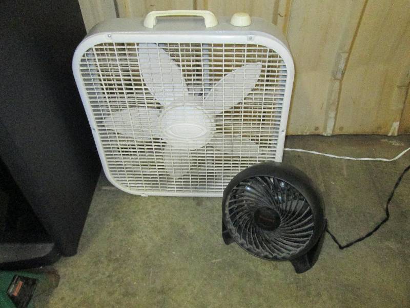 Box fan, Black table fan ...