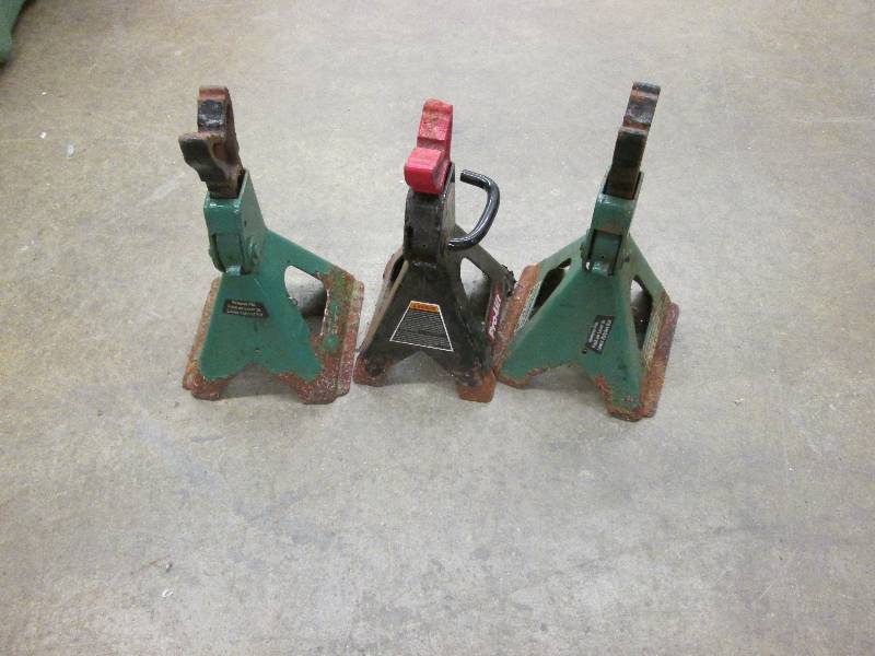 Lot of 3 Floor jacks...