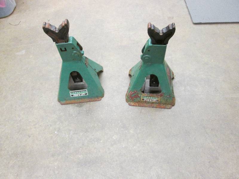 Lot of 2 Floor Jacks ...