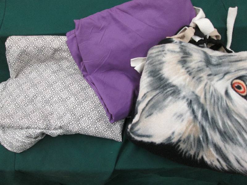 King Size Sheets no pillowcases, An...