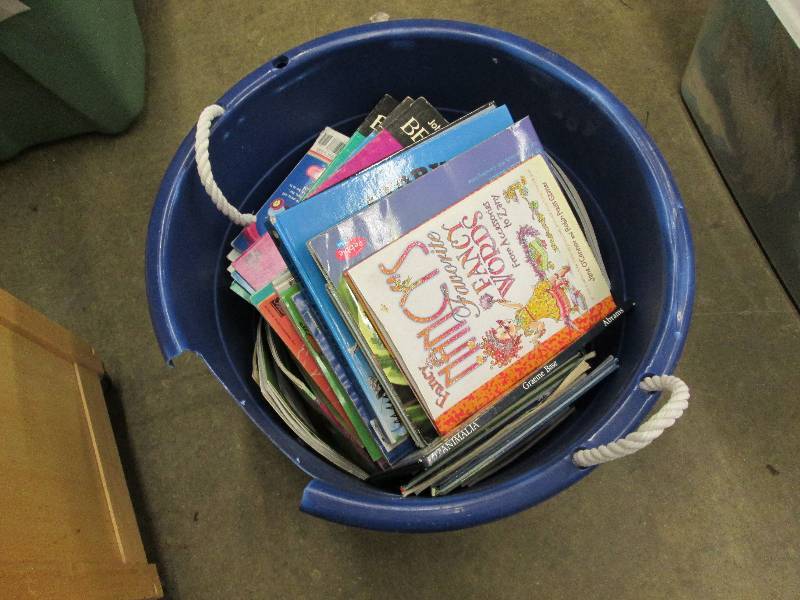 Large lot of Childrens Books some ...
