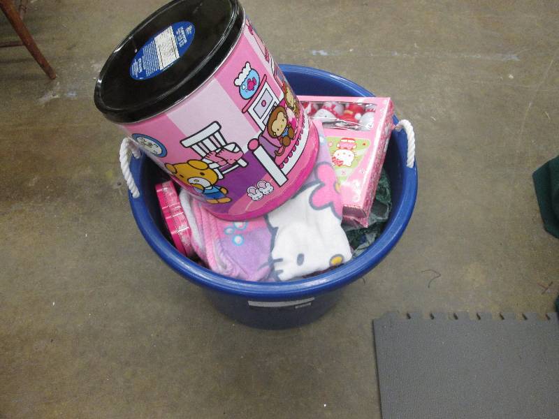 One Lot all Hello Kitty Tins, Li...