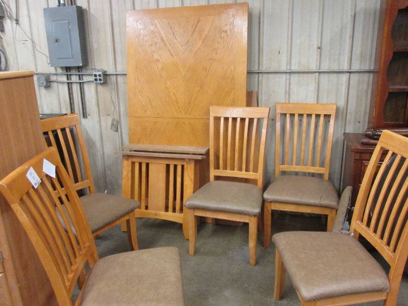 Wooden Kitchen Table with 5 padded ...