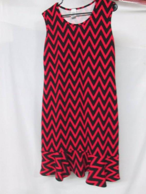 lot 77 image: White Mark Catherine Ruffle Trim Shift Dress in Fuchsia