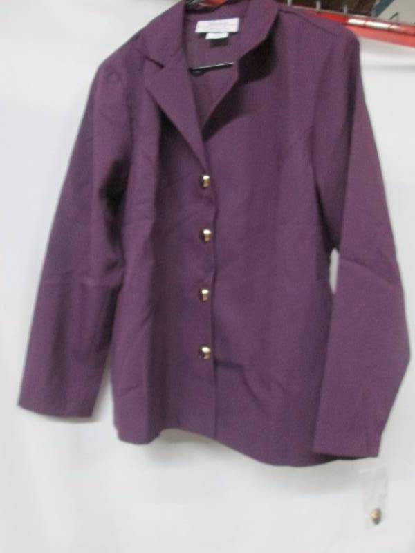 lot 73 image: Westside Plus 2-pc. Ruffle Back Suit