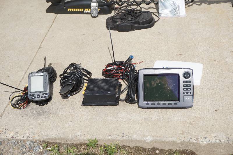 Lowrance Model HDS8 Insight Fish Locator With Lowrance X4 BowStern Mount Locator With Transducer