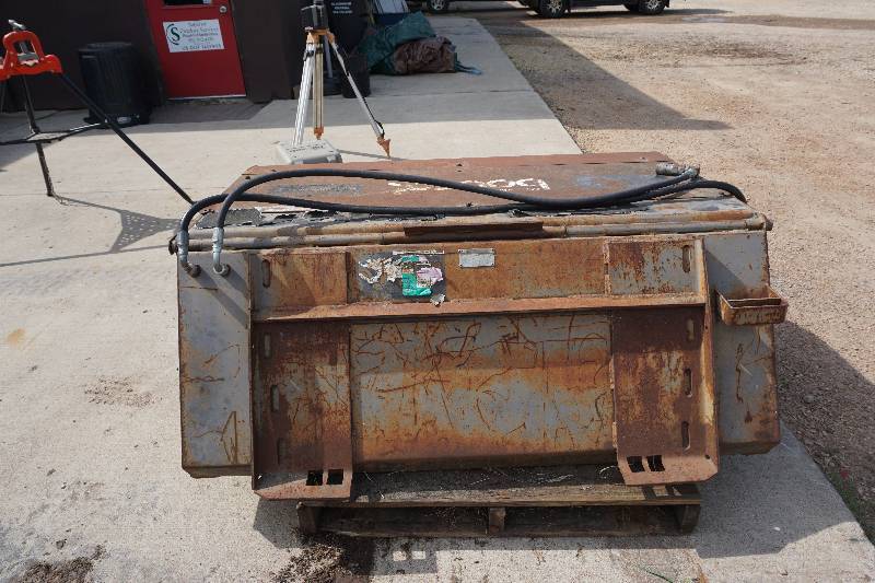 Bobcat Brand Model Sweeper 60 Universal Mount Skid Loader Skid Steer Hydraulic Sweeper Attachment