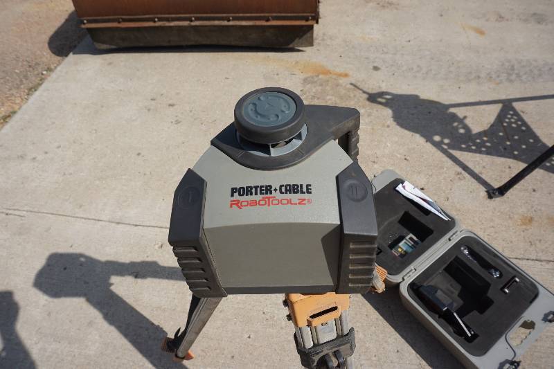 Porter Cable Robo Toolz Laser Level System With Tripod Stand and Case