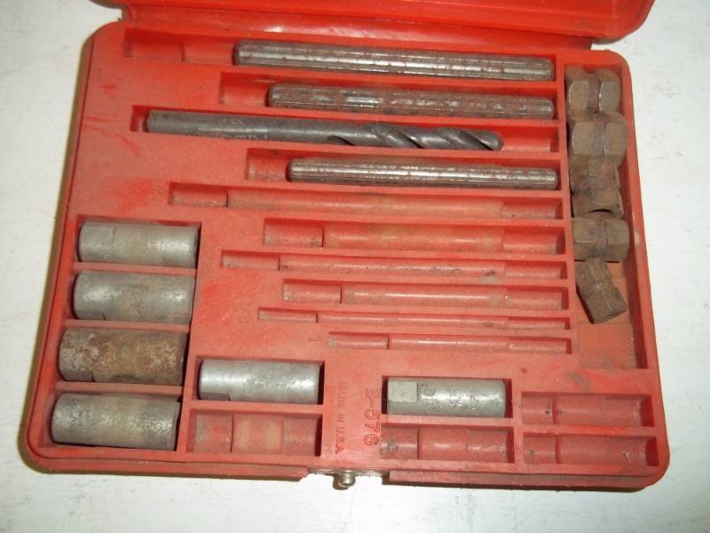 lot 18 image: Snap on tools Screw extractor set