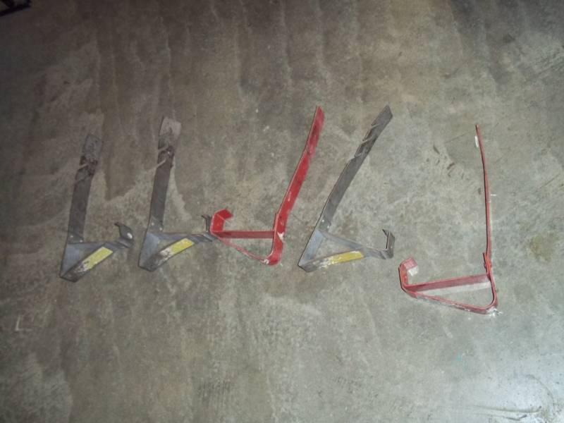 lot 20 image: 5 Roof Jacks