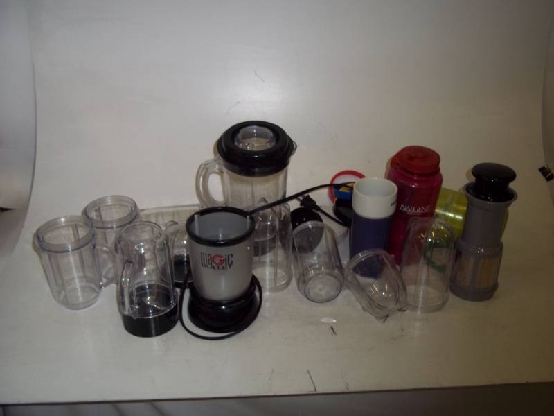 lot 28 image: Magic Bullet Blender with accessories