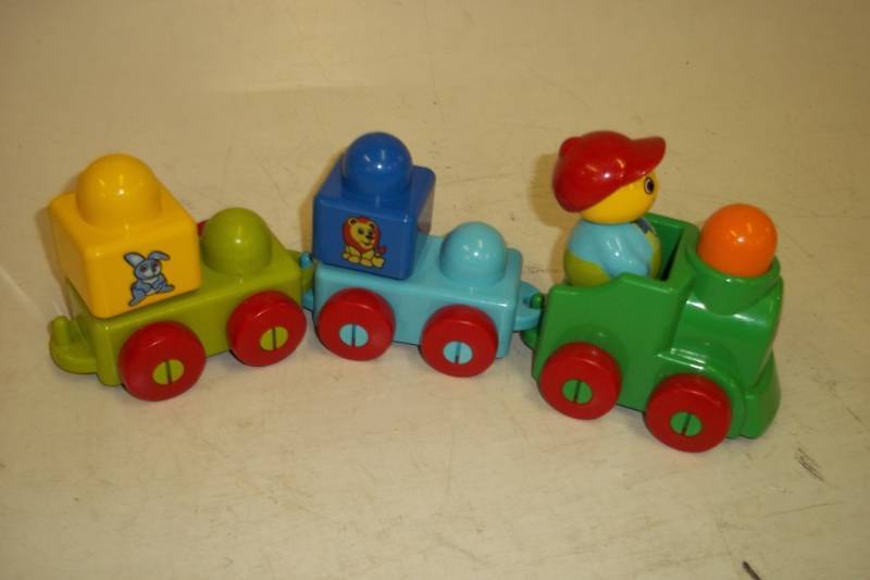 lot 32 image: Toy Train