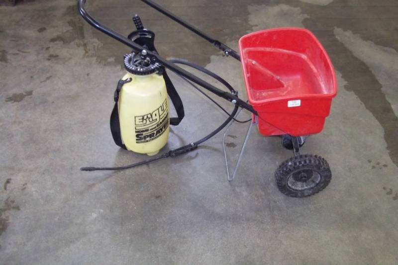 lot 35 image: Fertilizer spreader and sprayer