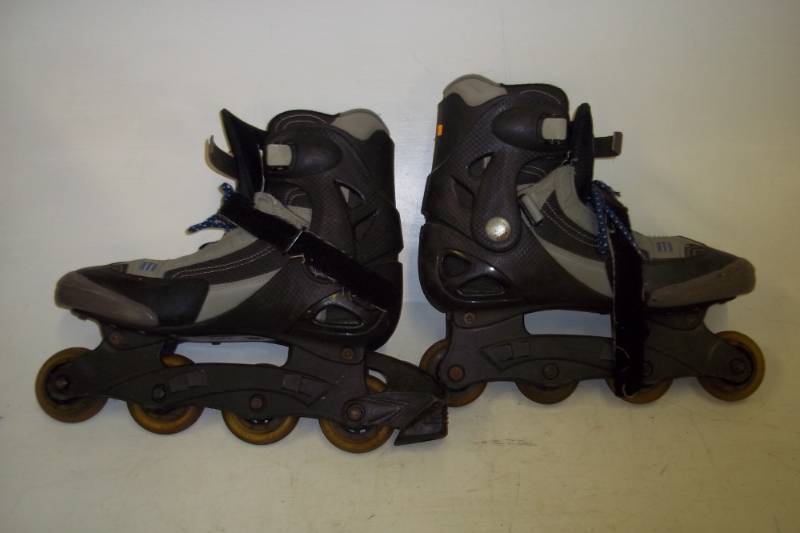 lot 42 image: Pair of Roller Blades Size 10