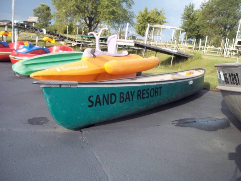 lot 5 image: Pelican Colorado Canoe