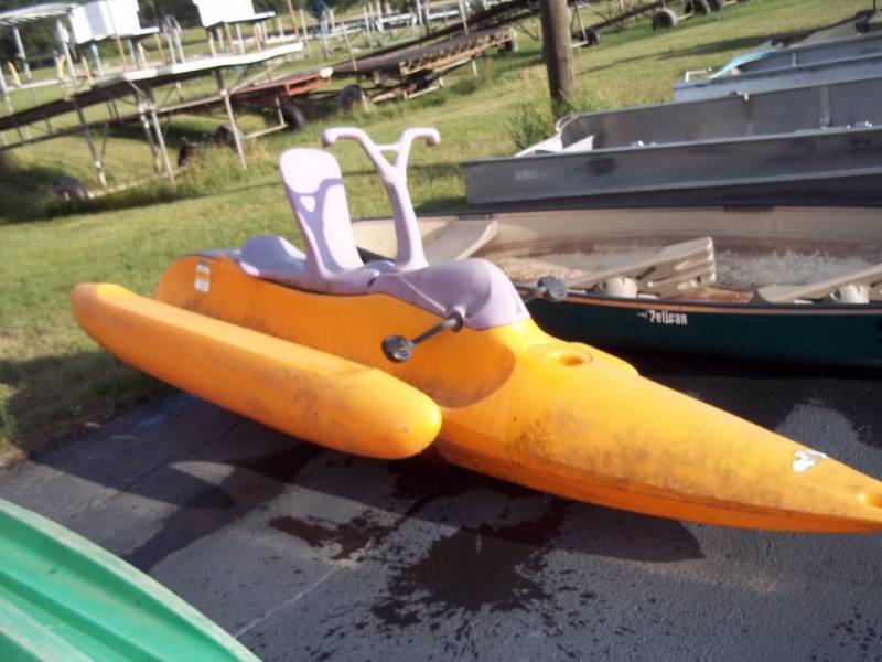 lot 8 image: Baracuda Paddle Bike