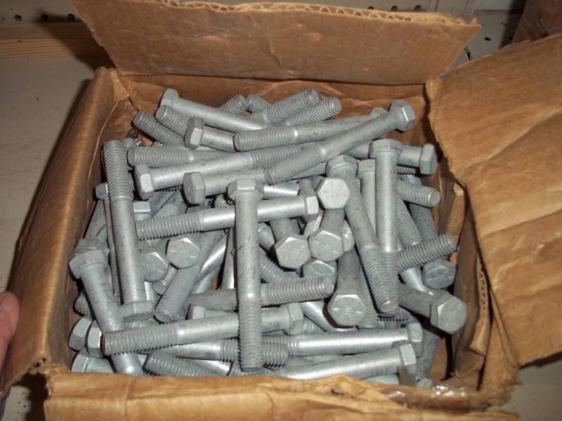 lot 96 image: New 98 Grade 8 12 x 4 Hex Bolt