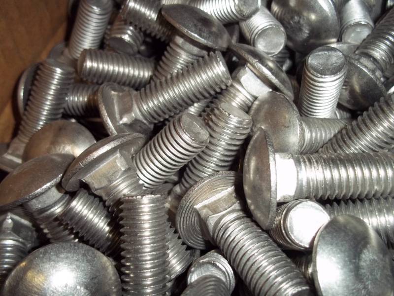 lot 97 image: New 433 12 x 1 12 Carriage Bolts
