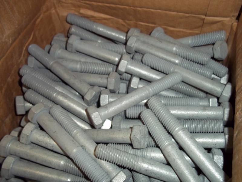 lot 98 image: New 134 12 x 3 12 Grade 8 Bolts