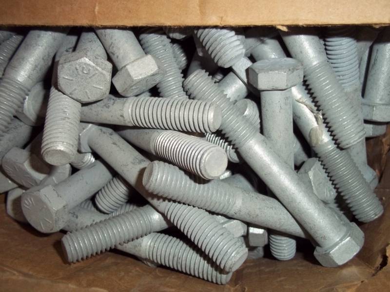 lot 105 image: New 133 Grade 8 12 x 4 Hex Bolt