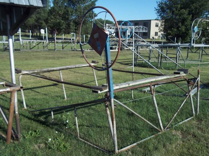 lot 271 image: EZ Roll Steel Boat lift 92 Wide  was used for Item # 4