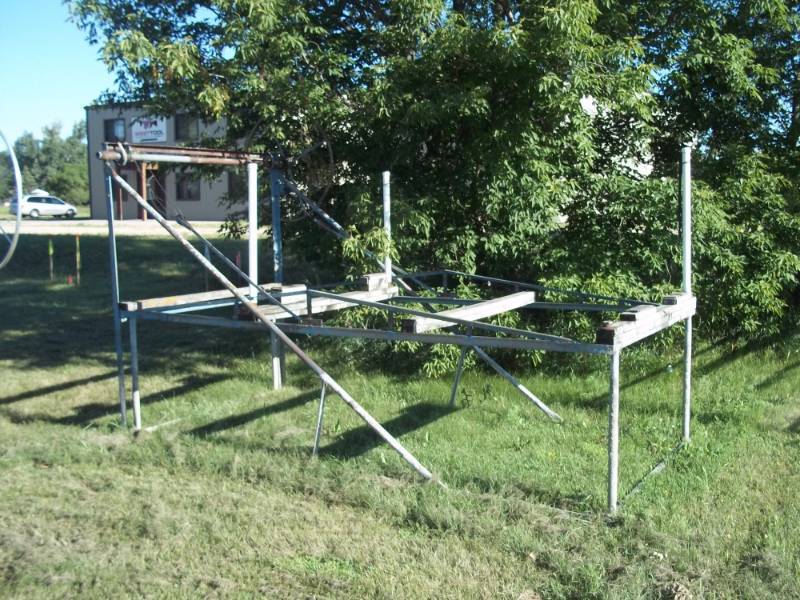 lot 273 image: Steel Boat Lift 72 wide