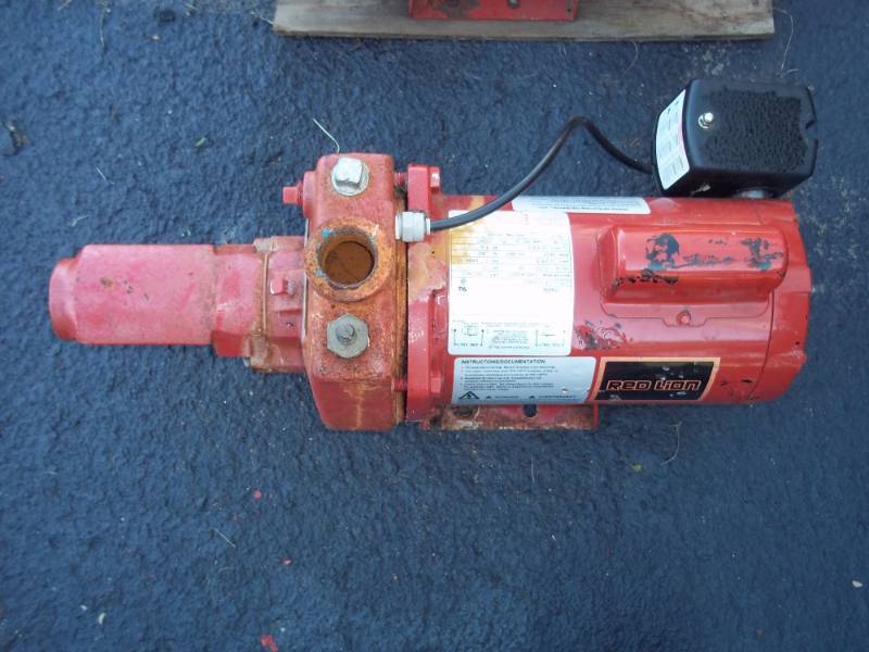 lot 318 image: Red Lion Shallow Well pump 1 HP  untested