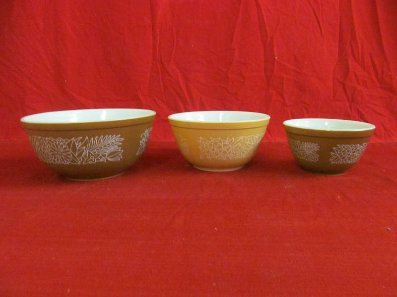 Pyrex Bowls
