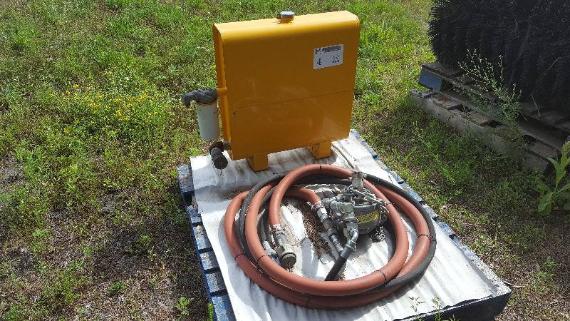 Hydraulic Oil Reservoir and Hose
