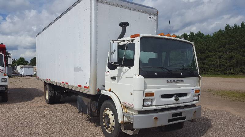 2000 Mack Midliner Truck