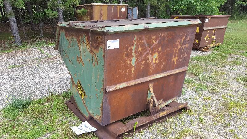 1-12 Cu Yd Gray Medium Duty Self Dumping Forklift Hopper