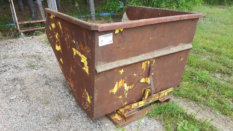 1-12 Cu Yd Gray Medium Duty Self Dumping Forklift Hopper