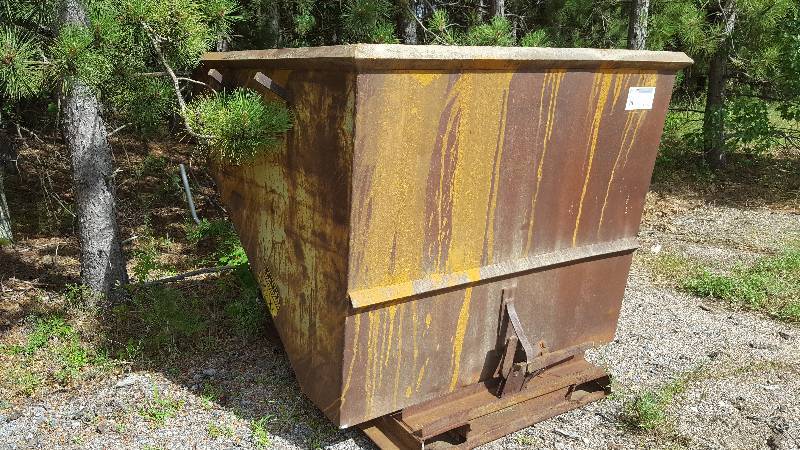 2 Cu Yd Gray Medium Duty Self Dumping Forklift Hopper