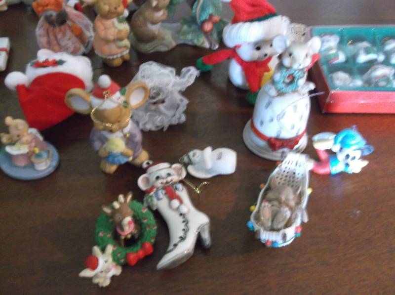 Figurines